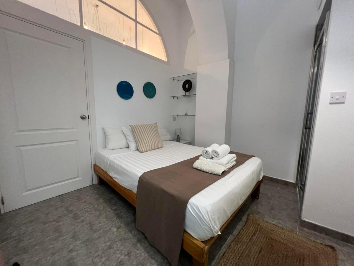Ferienwohnung Quirky 1Br Just Off Main Street Prime Location Gibraltar Exterior foto