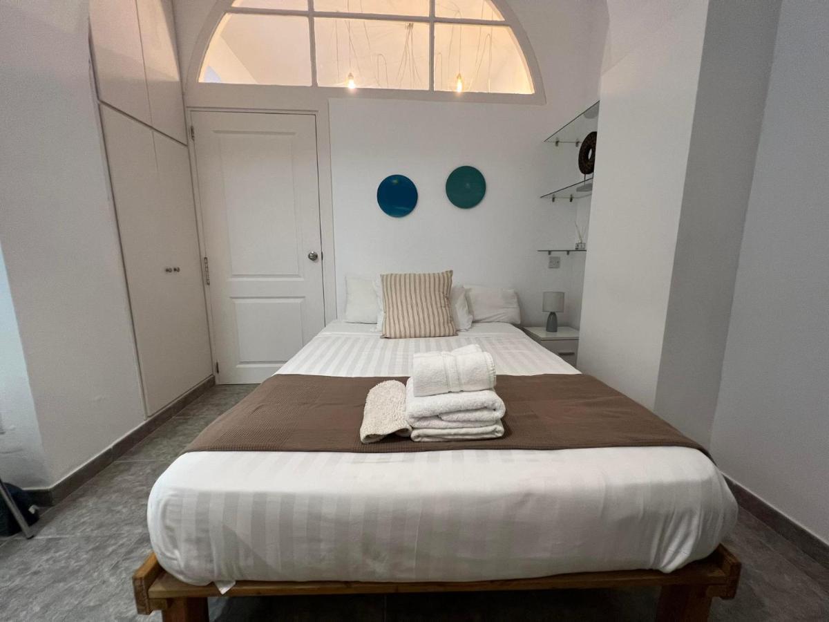 Ferienwohnung Quirky 1Br Just Off Main Street Prime Location Gibraltar Exterior foto
