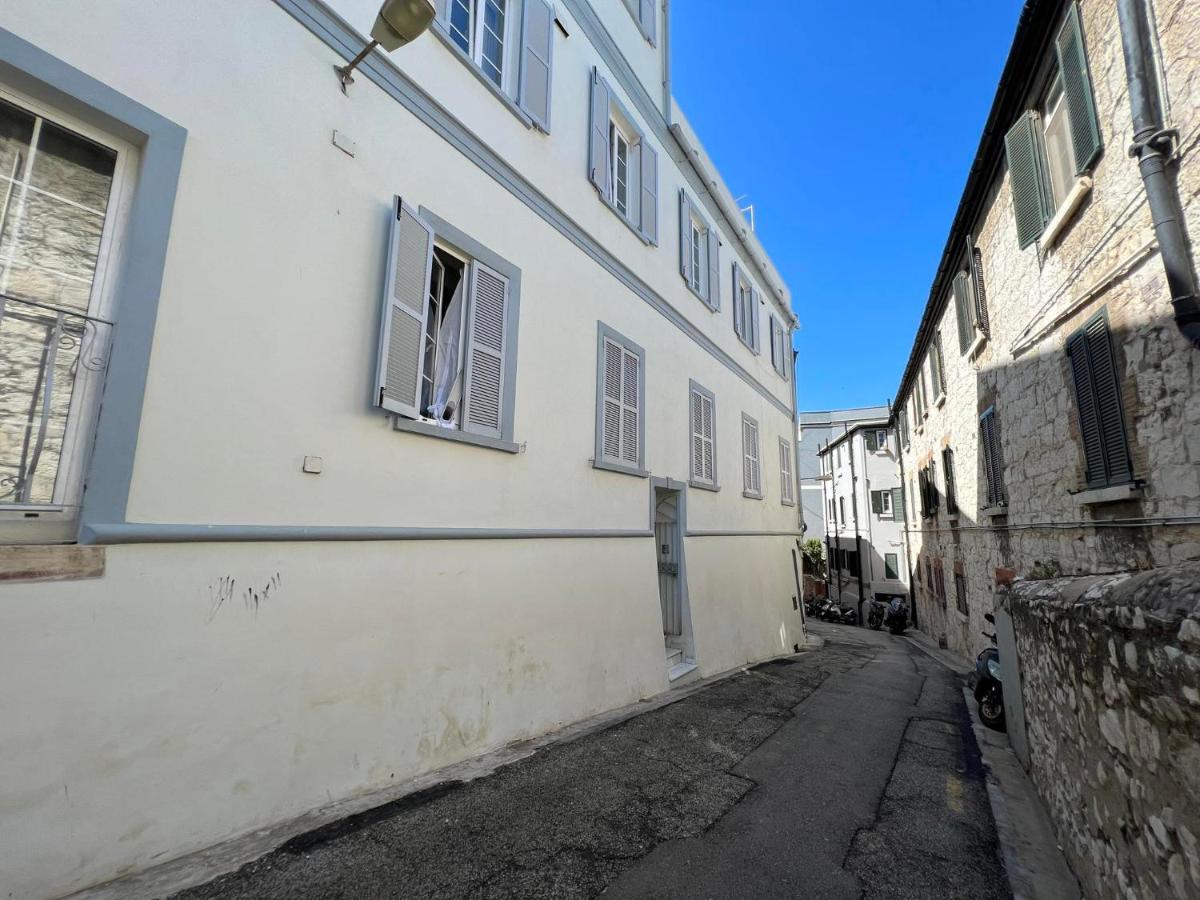 Ferienwohnung Quirky 1Br Just Off Main Street Prime Location Gibraltar Exterior foto